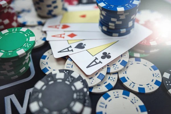 saudara168 Medusa II betting interface with live chat and payout table